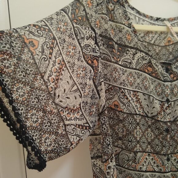 Mudd  M  button down polyester top   black/white/peach - Picture 6 of 12